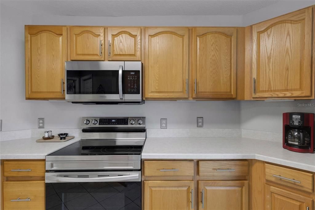 Под контрактом: $285,000 (2 спален, 2 ванн, 1485 Квадратных фут)