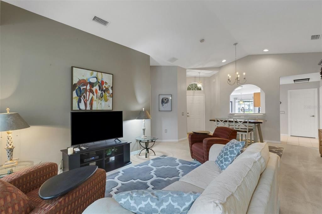 Под контрактом: $285,000 (2 спален, 2 ванн, 1485 Квадратных фут)