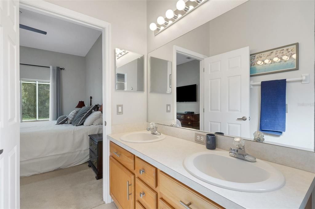 Под контрактом: $285,000 (2 спален, 2 ванн, 1485 Квадратных фут)