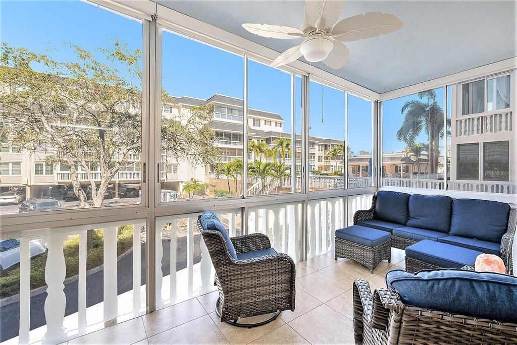 En Venta: $299,000 (2 camas, 2 baños, 1300 Pies cuadrados)