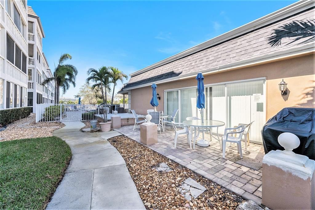 En Venta: $299,000 (2 camas, 2 baños, 1300 Pies cuadrados)