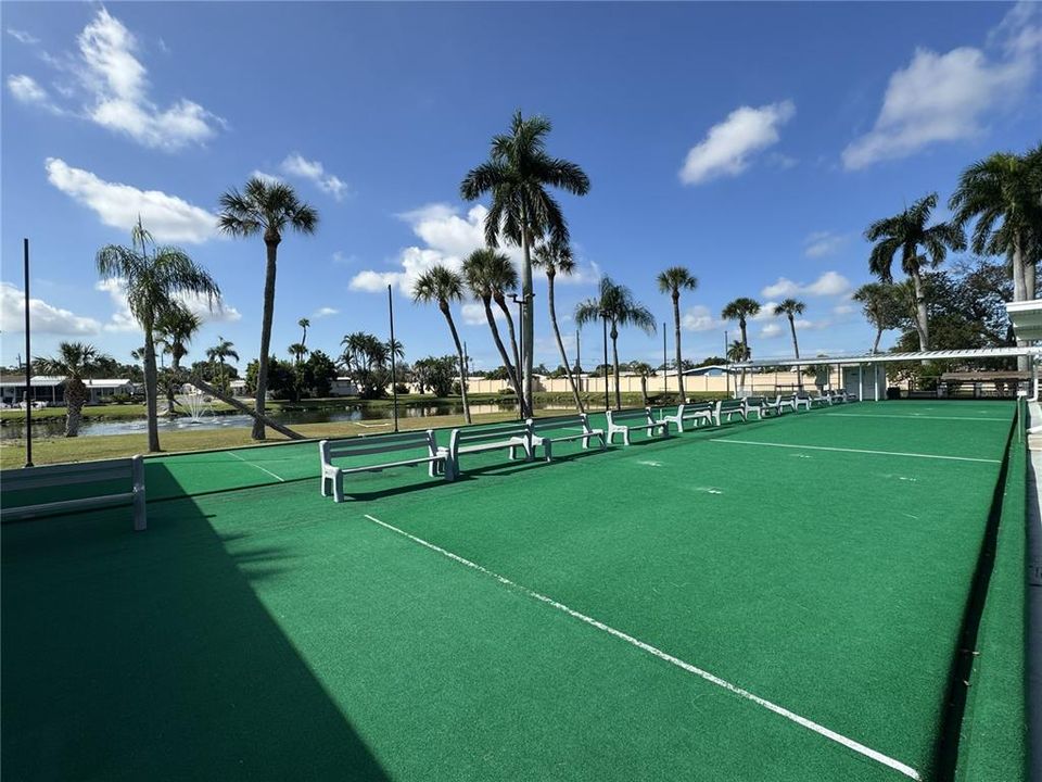 For Sale: $129,900 (2 beds, 2 baths, 840 Square Feet)