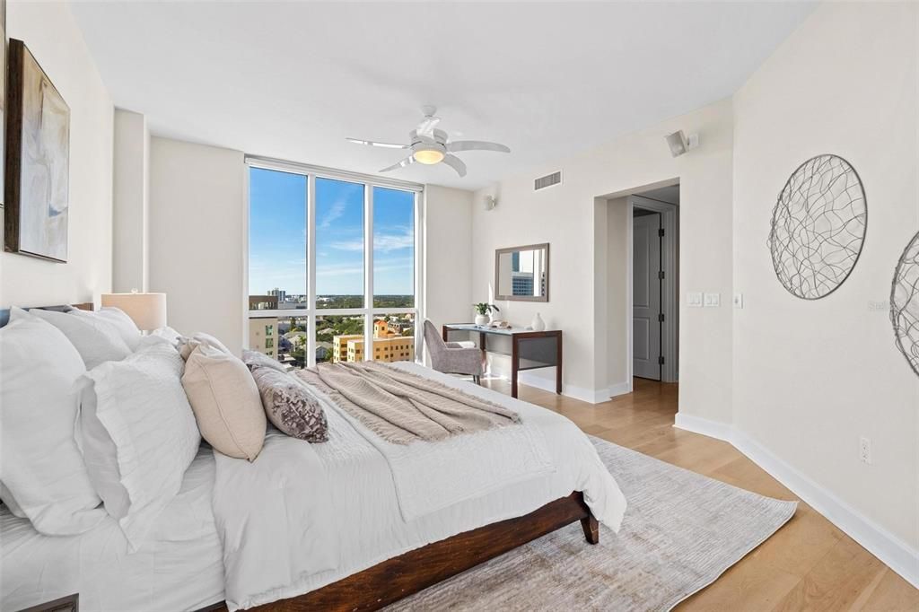 Activo con contrato: $2,400,000 (3 camas, 3 baños, 2736 Pies cuadrados)