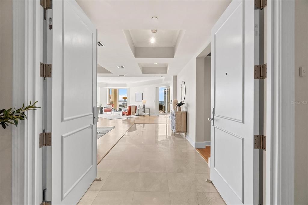 Activo con contrato: $2,400,000 (3 camas, 3 baños, 2736 Pies cuadrados)