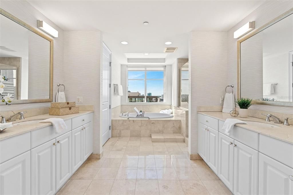 Activo con contrato: $2,400,000 (3 camas, 3 baños, 2736 Pies cuadrados)