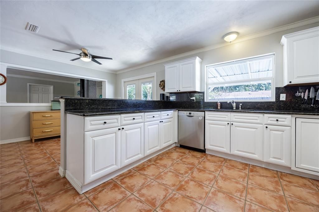 For Sale: $339,900 (3 beds, 2 baths, 1690 Square Feet)