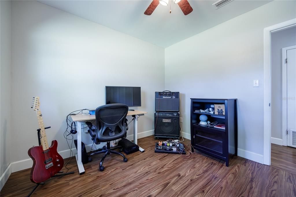 For Sale: $339,900 (3 beds, 2 baths, 1690 Square Feet)