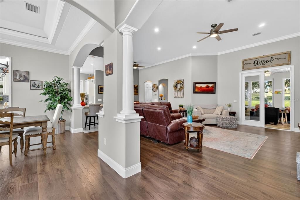 待售: $699,900 (4 贝兹, 2 浴室, 3639 平方英尺)