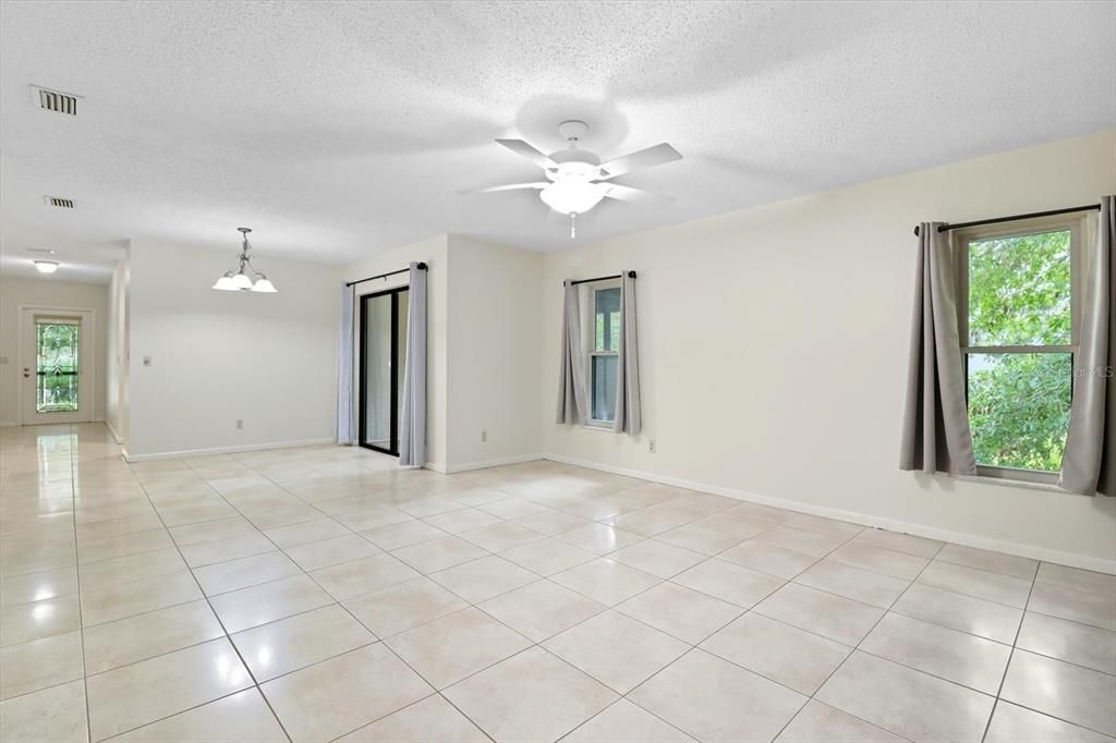 For Sale: $225,900 (2 beds, 2 baths, 1359 Square Feet)