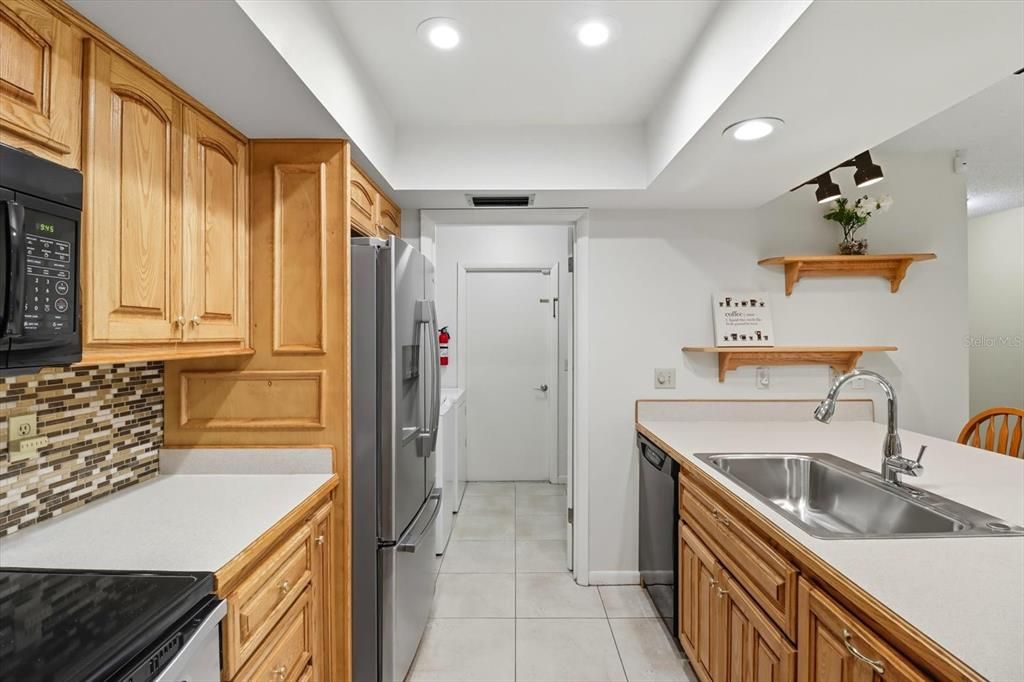 For Sale: $225,900 (2 beds, 2 baths, 1359 Square Feet)