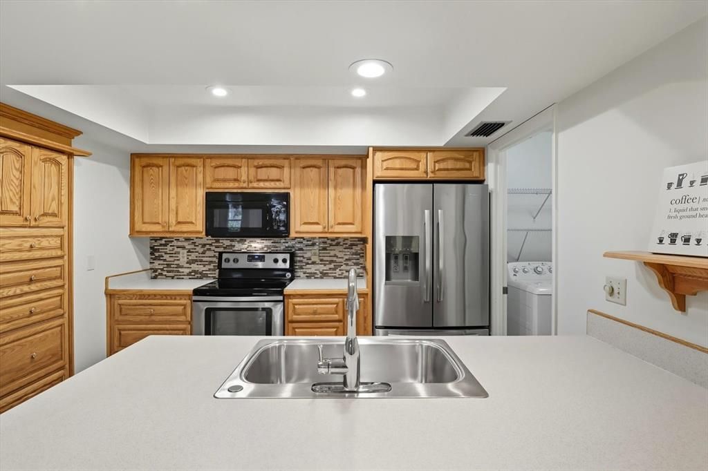 For Sale: $225,900 (2 beds, 2 baths, 1359 Square Feet)