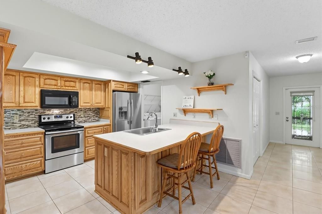 For Sale: $225,900 (2 beds, 2 baths, 1359 Square Feet)