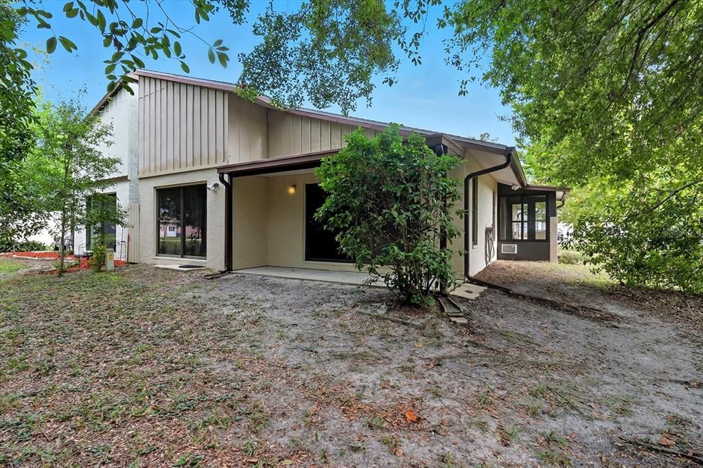 For Sale: $225,900 (2 beds, 2 baths, 1359 Square Feet)