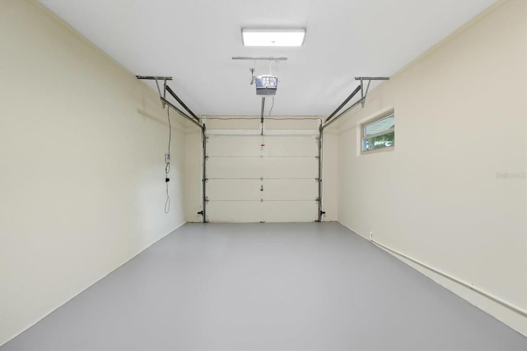 For Sale: $225,900 (2 beds, 2 baths, 1359 Square Feet)