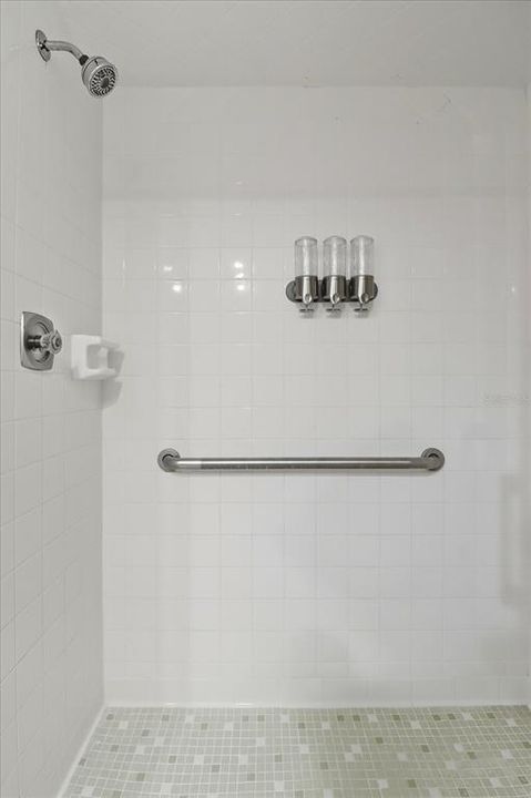 For Sale: $225,900 (2 beds, 2 baths, 1359 Square Feet)