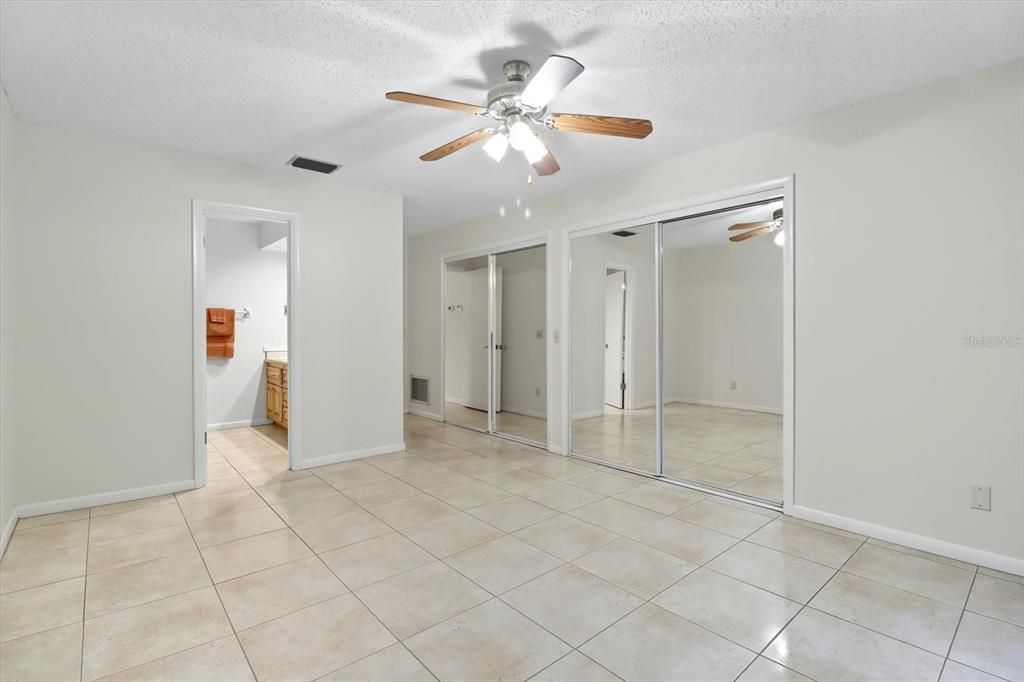 For Sale: $225,900 (2 beds, 2 baths, 1359 Square Feet)