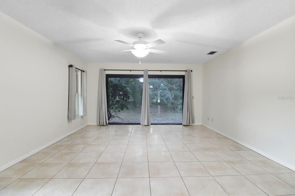 For Sale: $225,900 (2 beds, 2 baths, 1359 Square Feet)