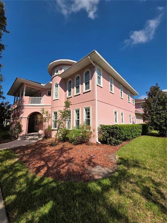 En Venta: $735,000 (5 camas, 6 baños, 4277 Pies cuadrados)