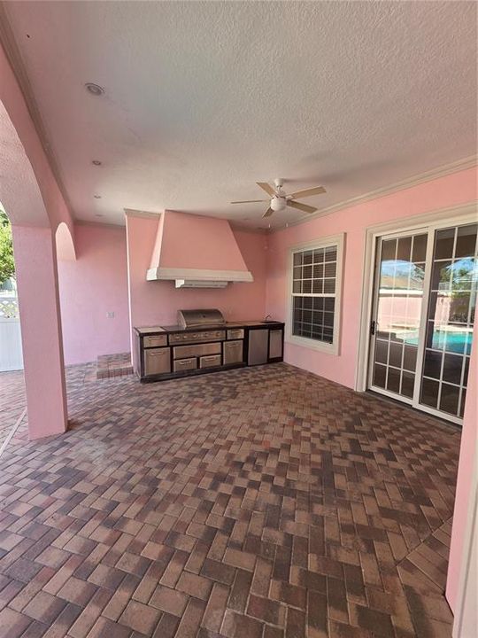 En Venta: $735,000 (5 camas, 6 baños, 4277 Pies cuadrados)