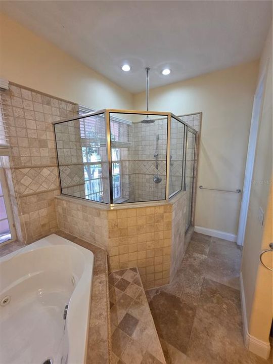 En Venta: $735,000 (5 camas, 6 baños, 4277 Pies cuadrados)