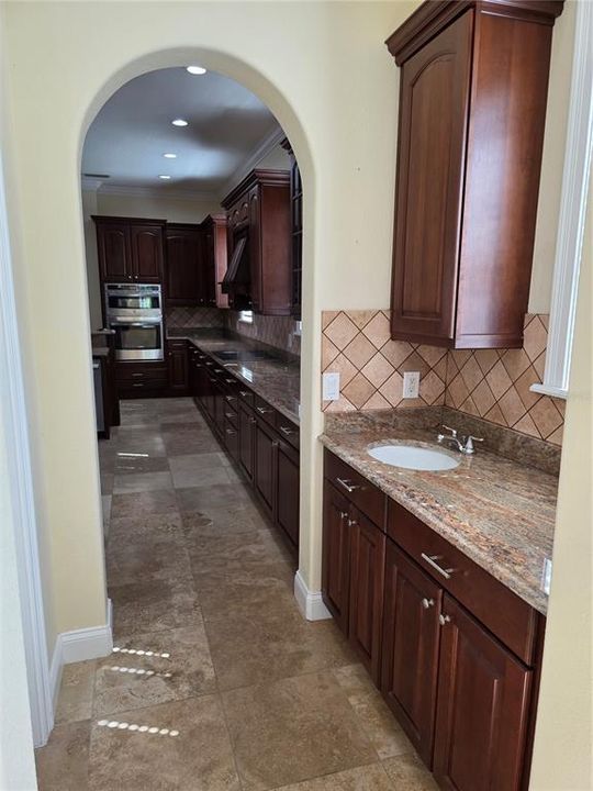 En Venta: $735,000 (5 camas, 6 baños, 4277 Pies cuadrados)