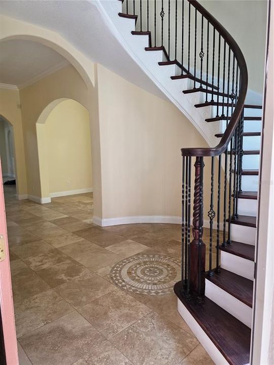 En Venta: $735,000 (5 camas, 6 baños, 4277 Pies cuadrados)