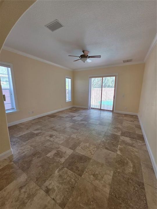 En Venta: $735,000 (5 camas, 6 baños, 4277 Pies cuadrados)