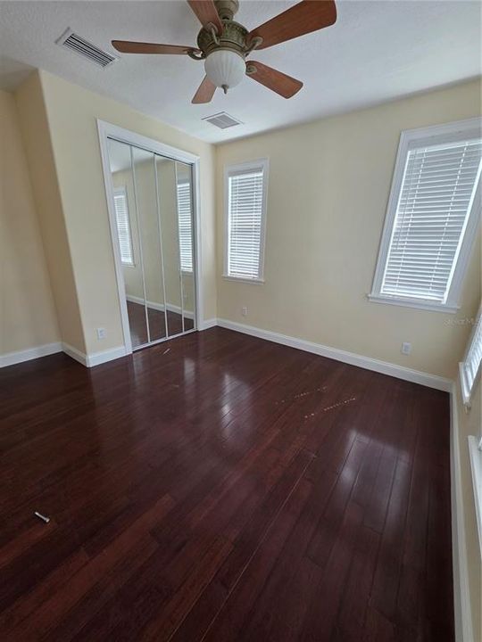 En Venta: $735,000 (5 camas, 6 baños, 4277 Pies cuadrados)