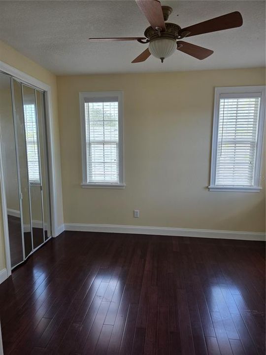 En Venta: $735,000 (5 camas, 6 baños, 4277 Pies cuadrados)