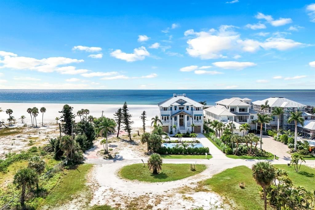 На продажу: $1,499,000 (0.38 acres)