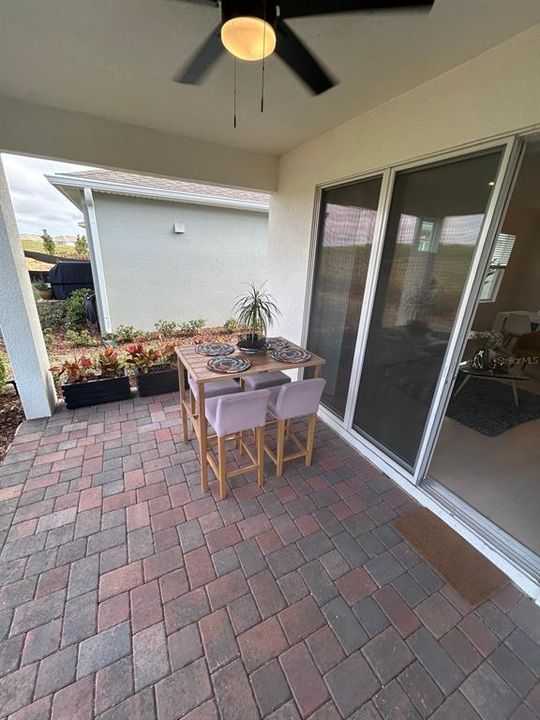 For Rent: $2,750 (2 beds, 2 baths, 1395 Square Feet)