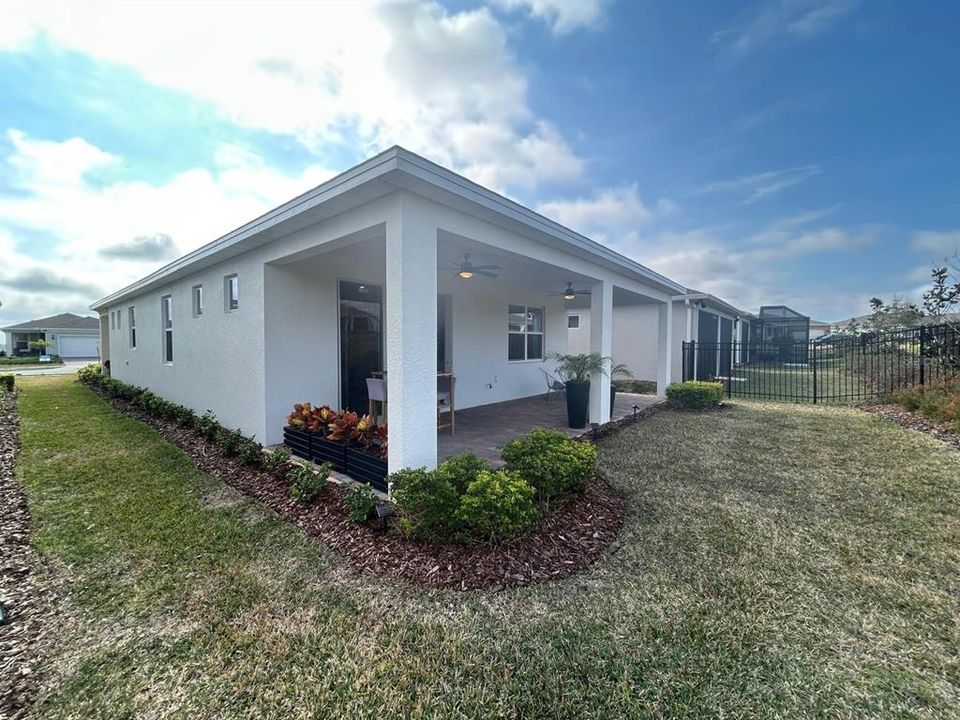 For Rent: $2,750 (2 beds, 2 baths, 1395 Square Feet)