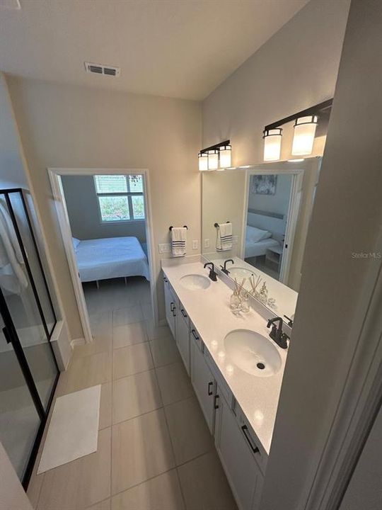 For Rent: $2,750 (2 beds, 2 baths, 1395 Square Feet)