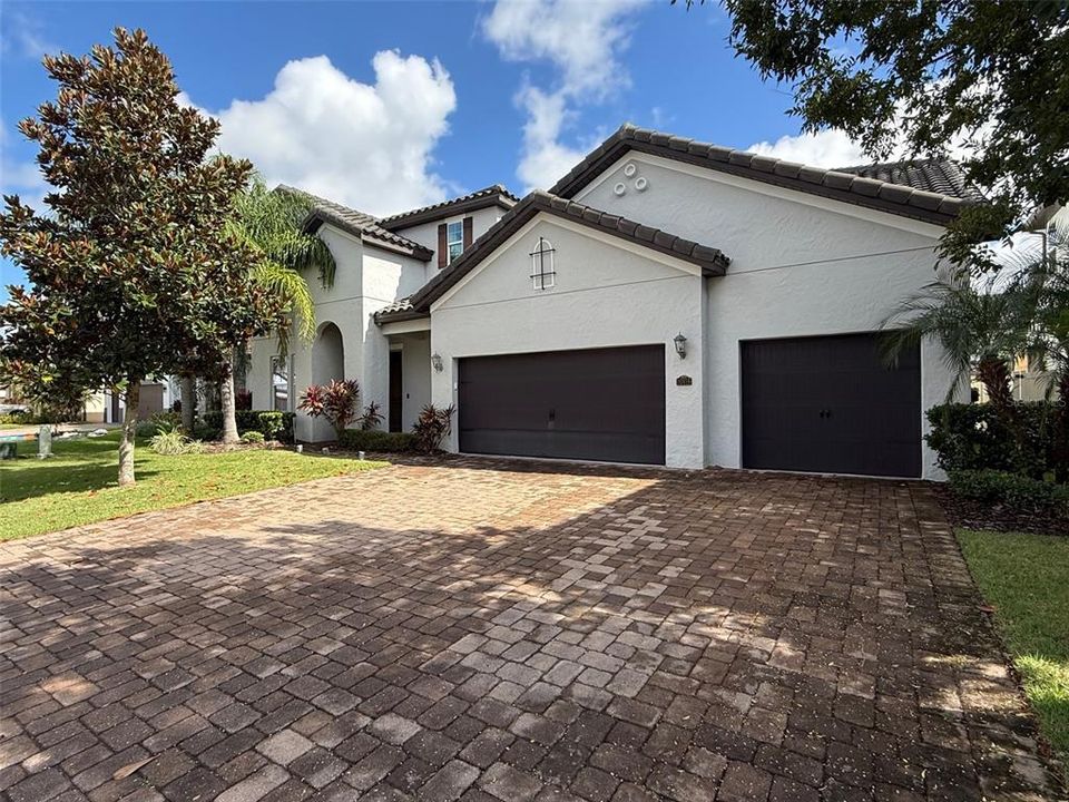 出租: $5,985 (7 贝兹, 6 浴室, 5253 平方英尺)