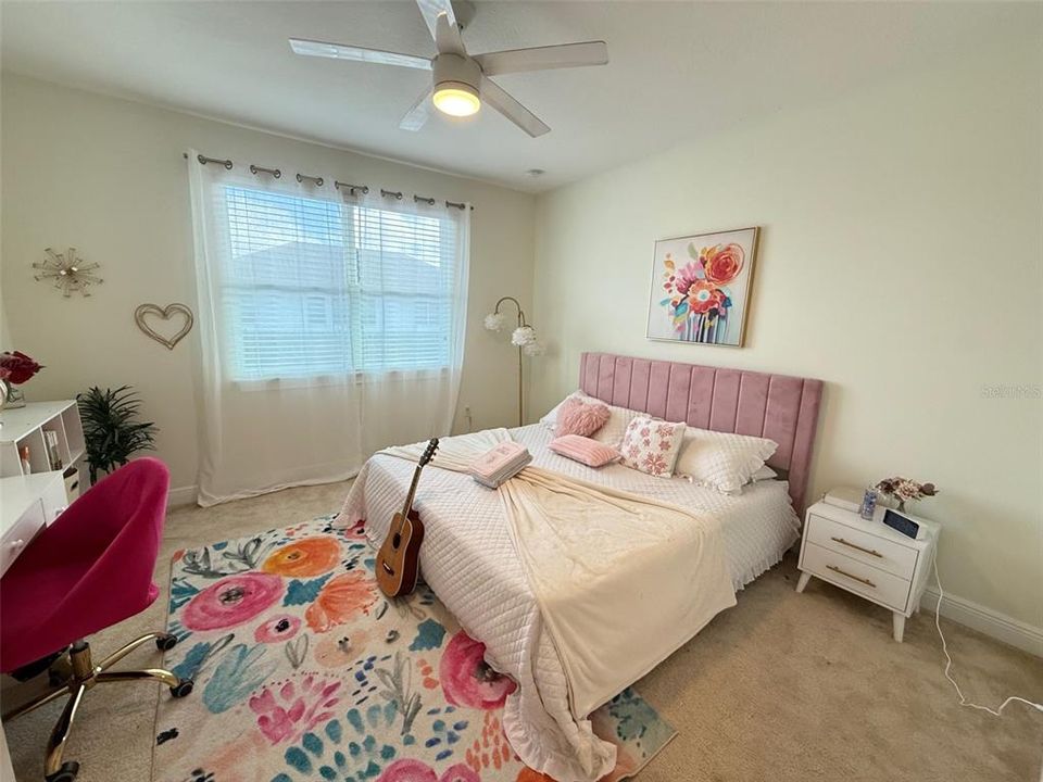 出租: $5,985 (7 贝兹, 6 浴室, 5253 平方英尺)