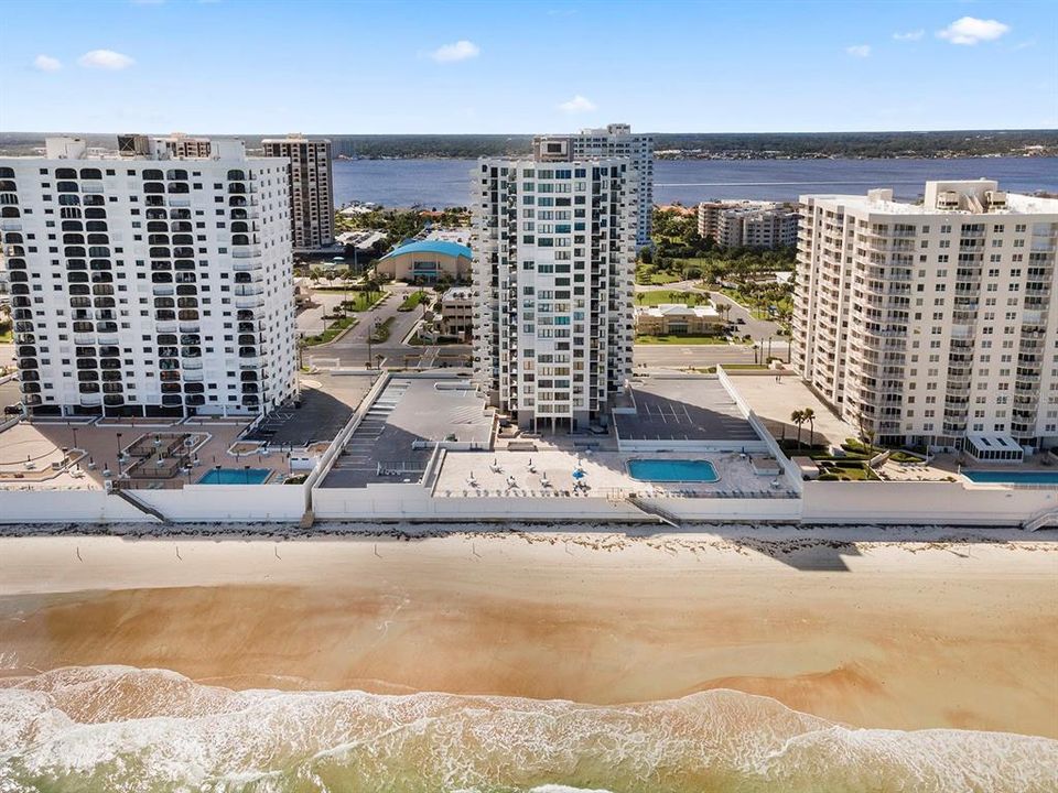 待售: $289,000 (2 贝兹, 2 浴室, 1062 平方英尺)