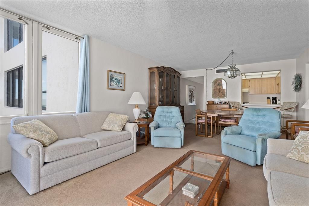 待售: $289,000 (2 贝兹, 2 浴室, 1062 平方英尺)