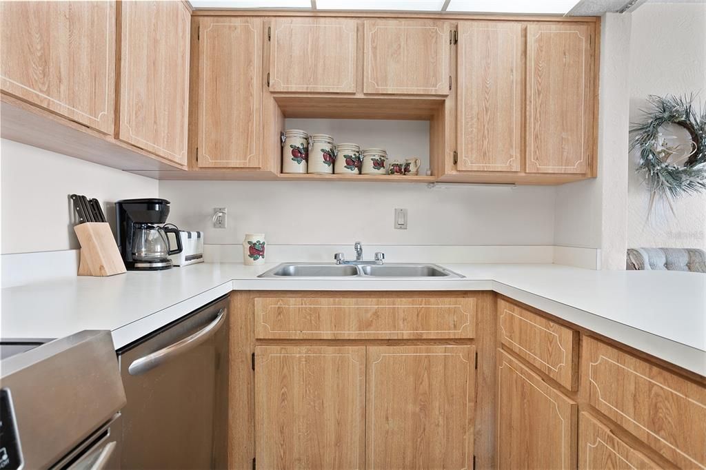 待售: $289,000 (2 贝兹, 2 浴室, 1062 平方英尺)