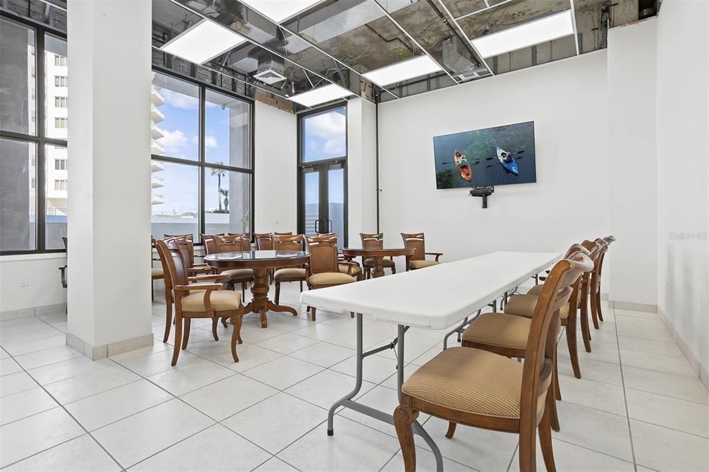 待售: $289,000 (2 贝兹, 2 浴室, 1062 平方英尺)