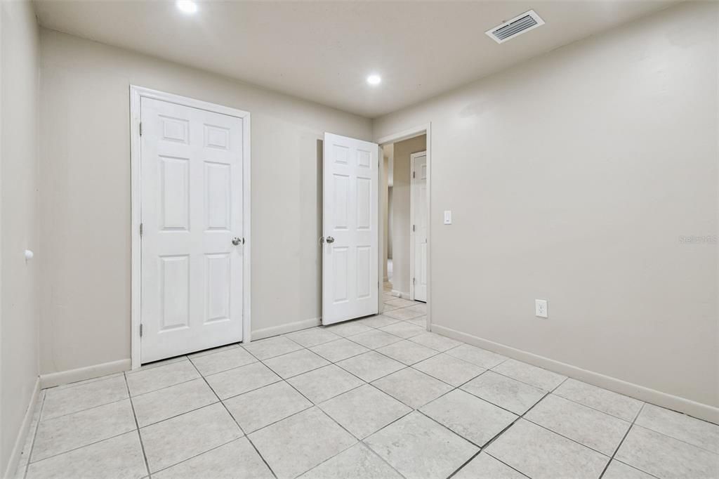 В аренду: $1,350 (2 спален, 1 ванн, 783 Квадратных фут)