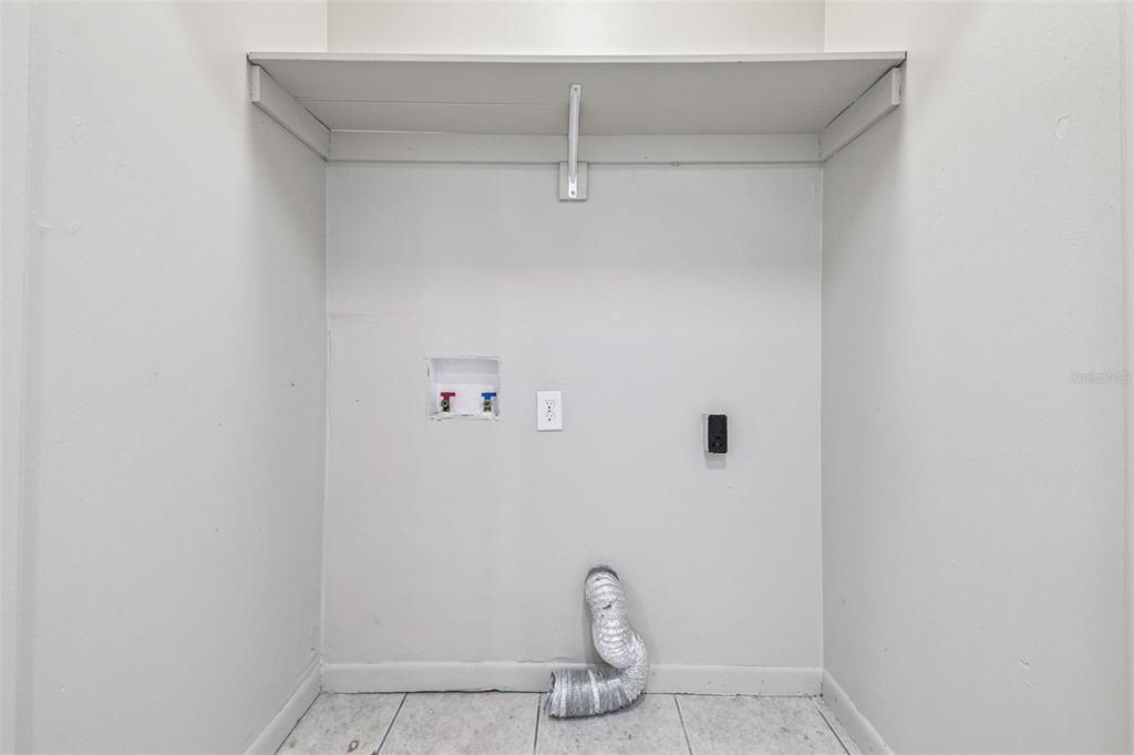 В аренду: $1,350 (2 спален, 1 ванн, 783 Квадратных фут)