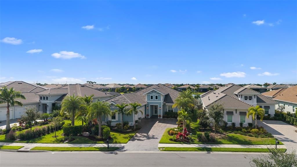 En Venta: $2,099,900 (3 camas, 3 baños, 2638 Pies cuadrados)