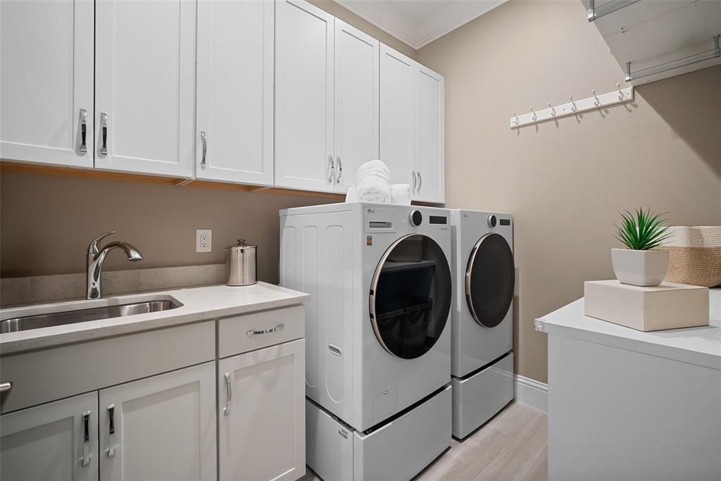 En Venta: $2,099,900 (3 camas, 3 baños, 2638 Pies cuadrados)