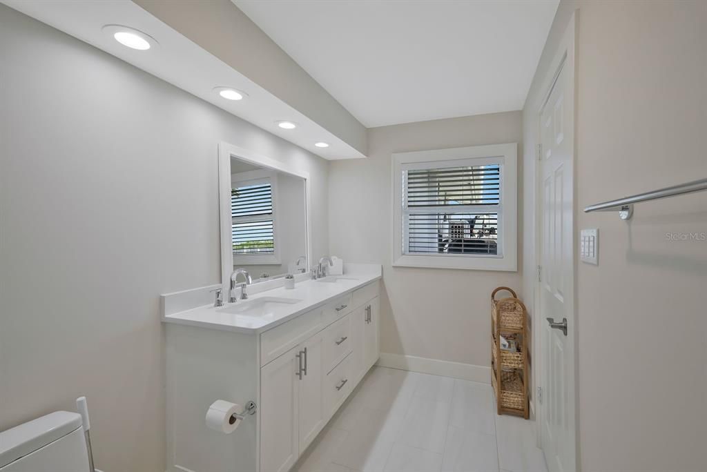 待售: $2,299,000 (3 贝兹, 3 浴室, 2193 平方英尺)