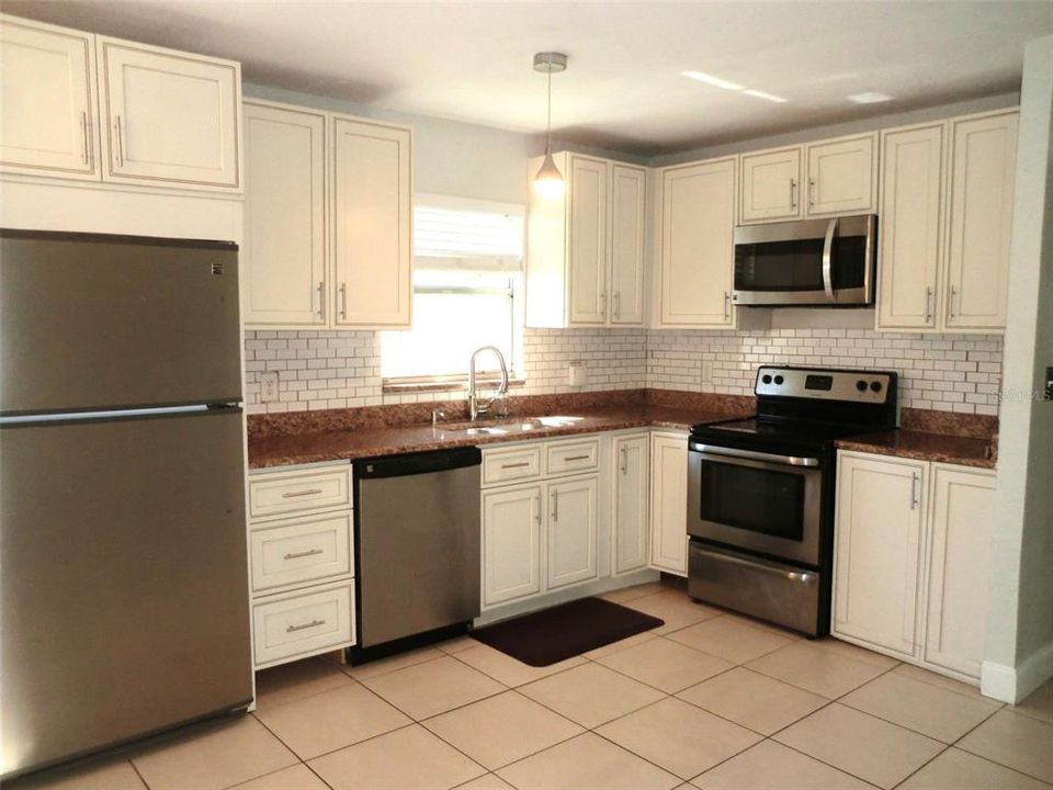 En Renta: $1,700 (2 camas, 2 baños, 960 Pies cuadrados)