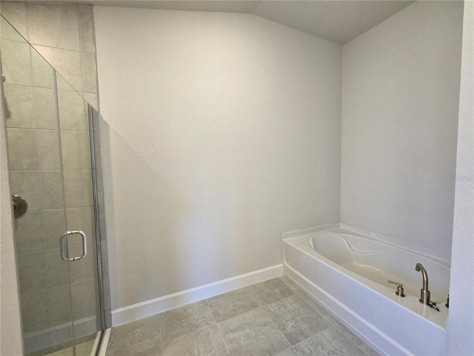 For Sale: $293,250 (4 beds, 2 baths, 1831 Square Feet)