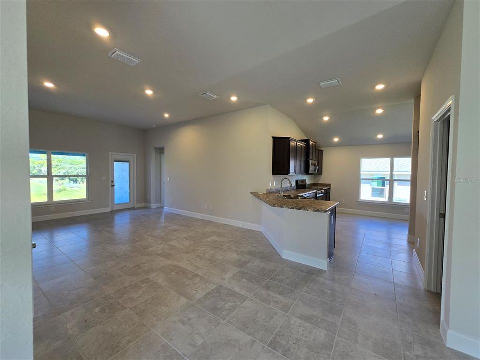 For Sale: $293,250 (4 beds, 2 baths, 1831 Square Feet)