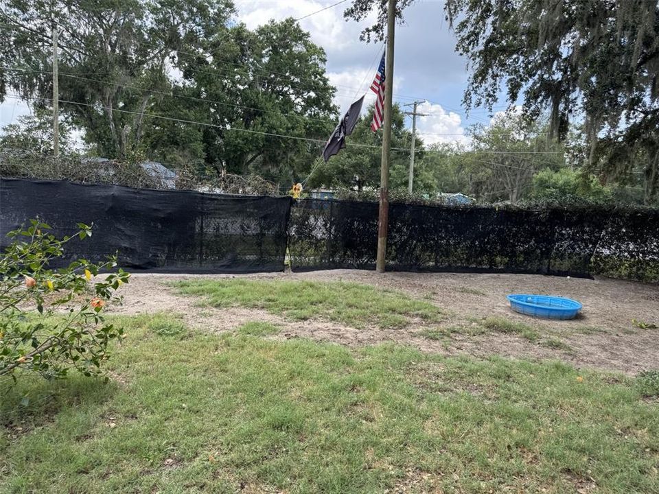 For Sale: $250,000 (2 beds, 1 baths, 612 Square Feet)