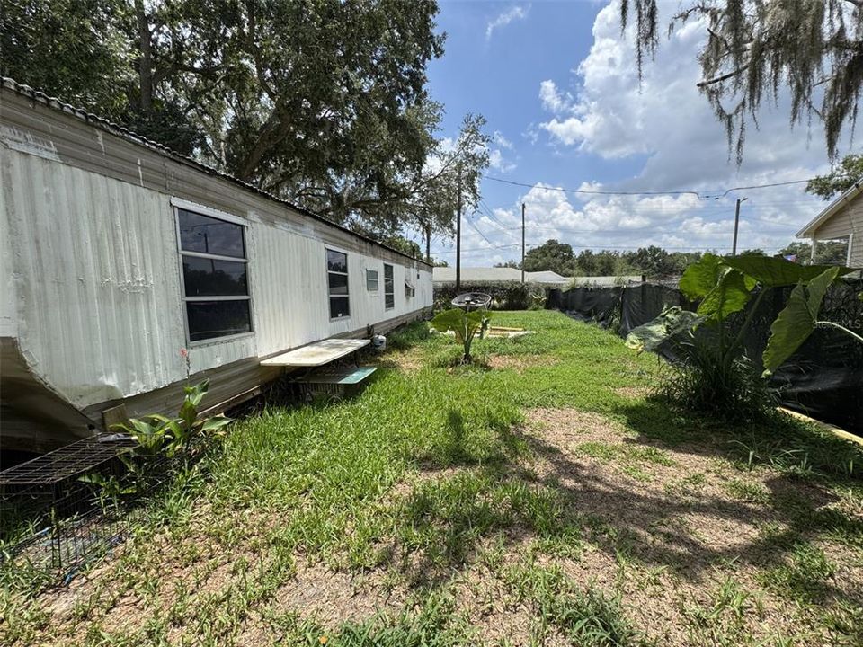 For Sale: $250,000 (2 beds, 1 baths, 612 Square Feet)