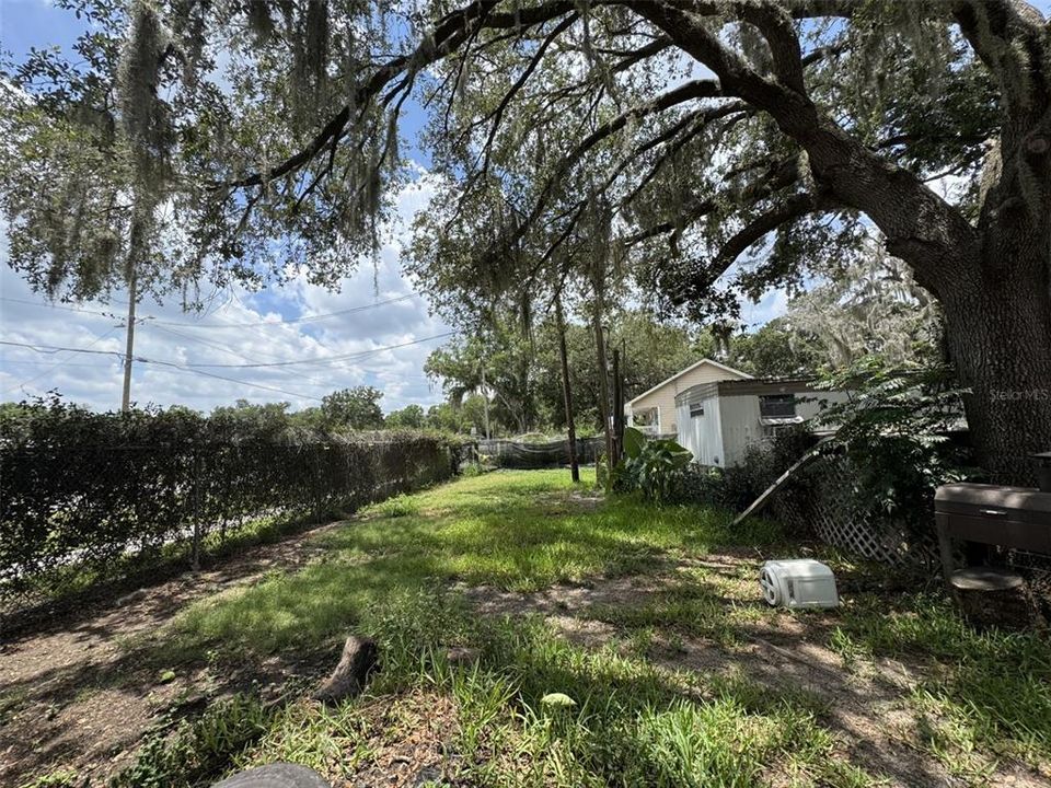 For Sale: $250,000 (2 beds, 1 baths, 612 Square Feet)